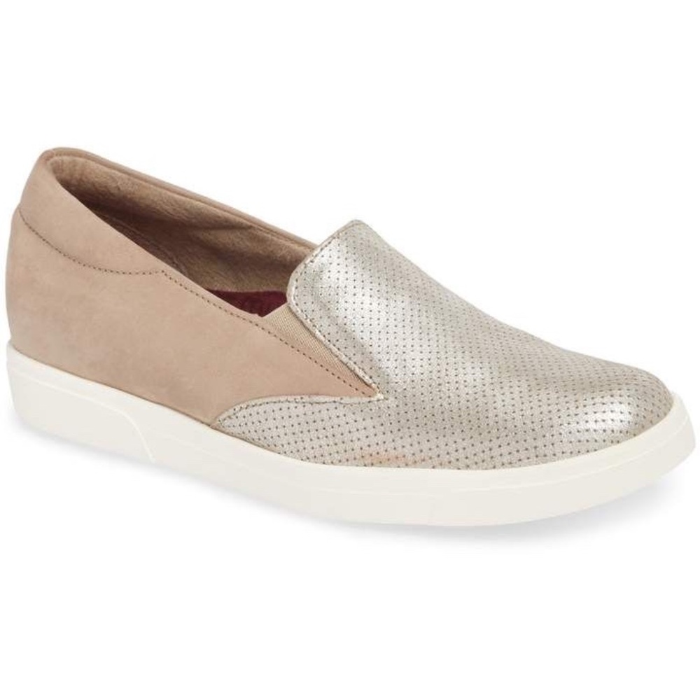 Munro American Lulu Slip-On Sneaker Size 7.5M